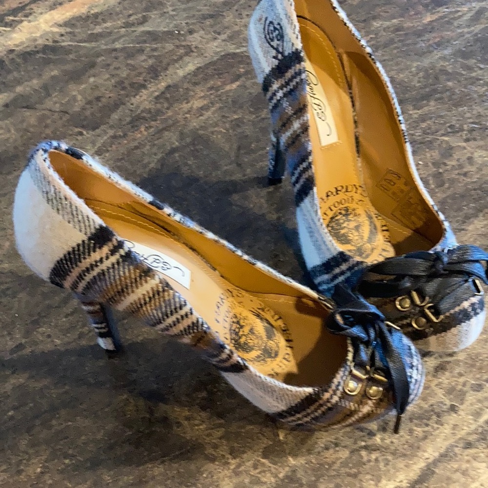Paid high heels